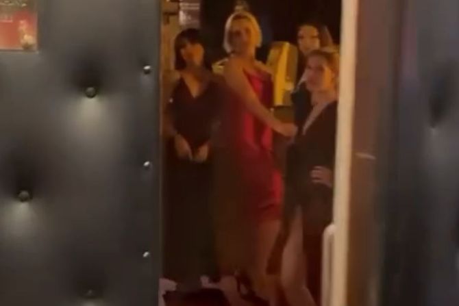 Striptiz klub Pariz Striptiz klub Pariz