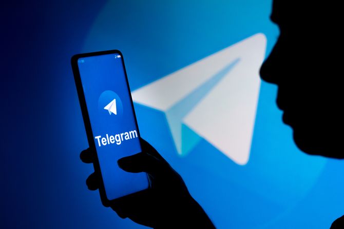 mobilni telefon telegram aplikacija drustvene mreze