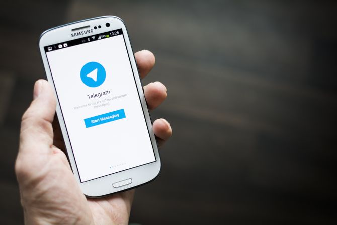 mobilni telefon telegram aplikacija drustvene mreze