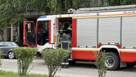 Gori auto u centru Kragujevca: Plamen zahvatio vozačevu stranu, stižu vatrogasci