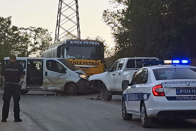 U LANČANOM SUDARU U MAJDANPEKU POVREĐENI KINESKI RADNICI!