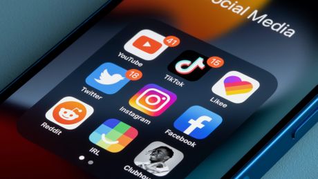 Društvene mreže, IRL app