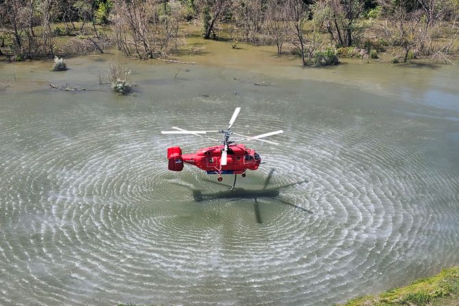 Helikopteri požar Raška