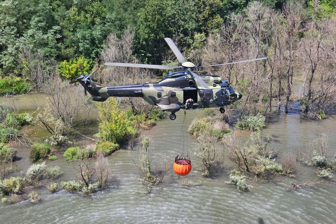 Helikopteri požar Raška