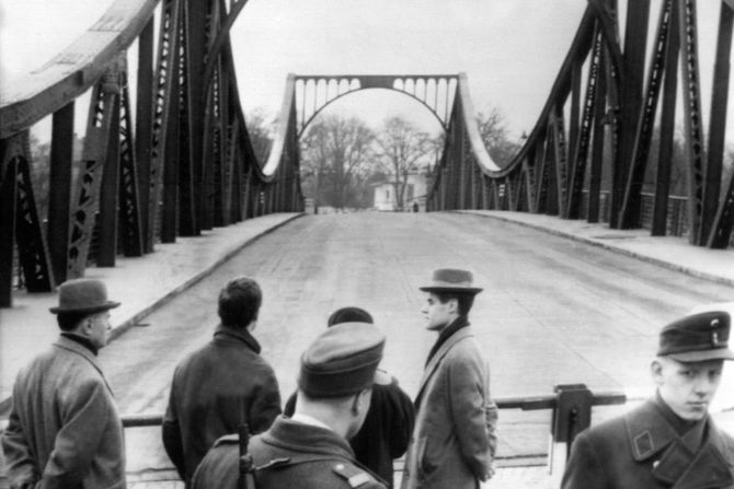 Prva razmene zatvorenika između Rusije i Zapada obavljena 1962, Februar 1962 Glienicke bridge