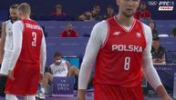 Komična situacija za srpskog basketaša: Vasić promašio stolicu, pa uništio reklamu pored terena na OI