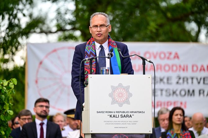 Zaboravljeni genocid nad Romima: Samudaripen i zločini u Uštici