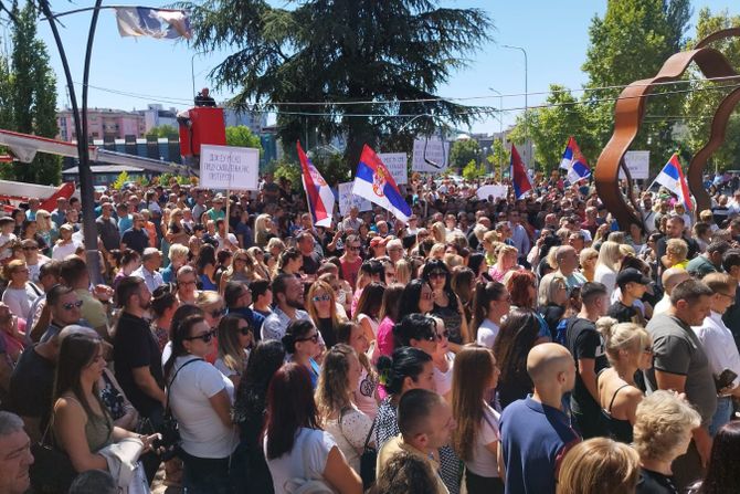 Kosovska Mitrovica, protest