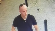 Policija u Novom Sadu traga za prevarantom, ako ga vidite, prijavite: Lažno se predstavio pa ukrao foto opremu