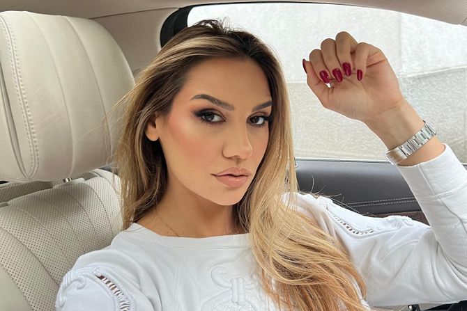 Lili Mitrović Lili Mitrović