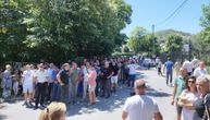 Oglasila se Kancelarija za KiM nakon hapšenja Srba: Izrevoltiran narod se skuplja ispred stanice u Mitrovici