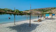 Turista ubijen na plaži, telo našli među ležaljkama: Uhapšeno 11 osoba, policija u šoku, evo gde se krio ubica