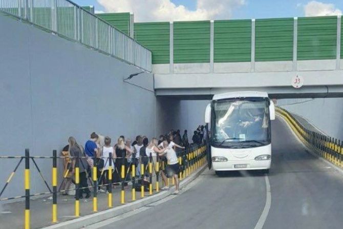 autobus nadvožnjak