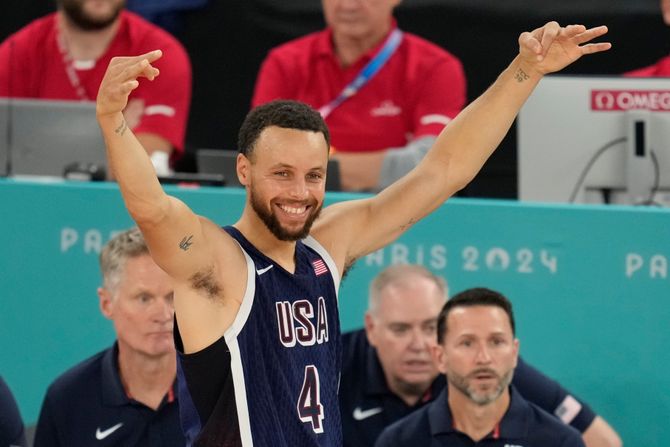 Košarka Francuska – SAD, finale, Pariz OI , Olimpijske igre 2024, Stef Kari Košarka Francuska – SAD, finale, Pariz OI , Olimpijske igre 2024, Stef Kari