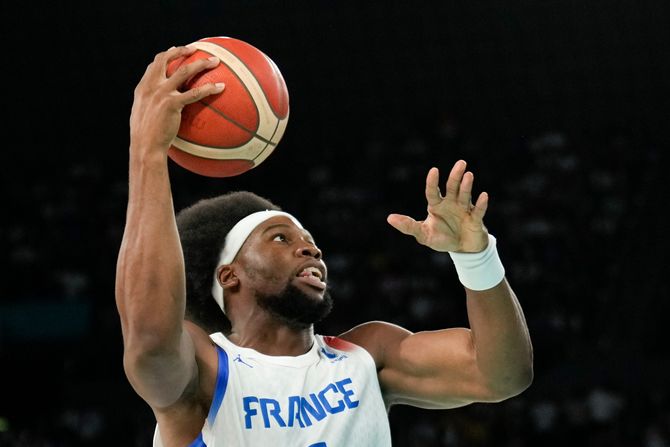 Košarka Francuska – SAD, finale, Pariz OI , Olimpijske igre 2024, Geršon Jabusele Košarka Francuska – SAD, finale, Pariz OI , Olimpijske igre 2024, Geršon Jabusele