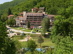 Sijarinska banja, hotel