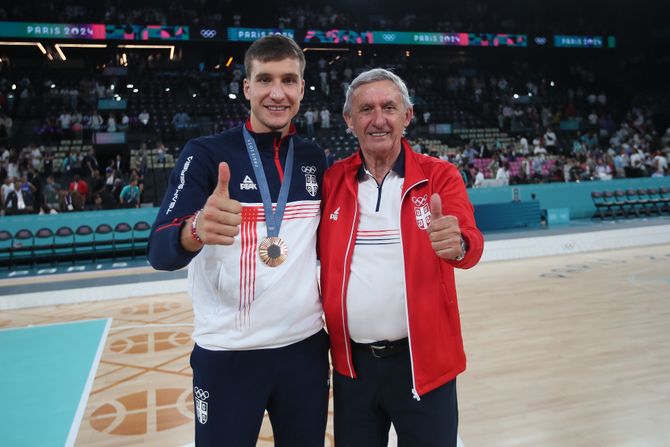 Košarka, Pariz OI , Olimpijske igre dodela medalja ceremonija , košarkaši Srbije, košarkaška reprezentacija Srbije, Bogdan Bogdanović i Svetislav Pešić