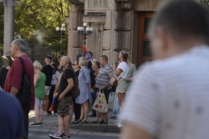 VLADA PROTEST OKUPLJANJE