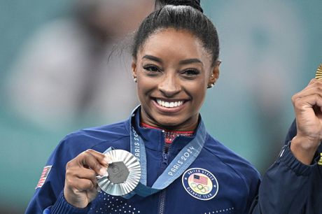 Shanon Biles Simone Biles