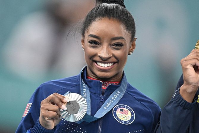 Shanon Biles Simone Biles