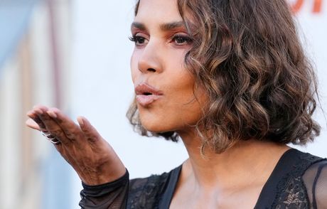 Halle Berry, Hali Beri