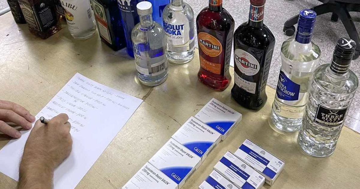 U stvarima krili omanji bife i steroide, ispod sedišta drogu: Sprečen šverc na graničnom prelazu Gradina - Vesti - Telegraf.rs