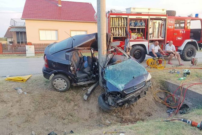 Saobraćaj udes nesreća Hrvatska vatrogasci Cerna