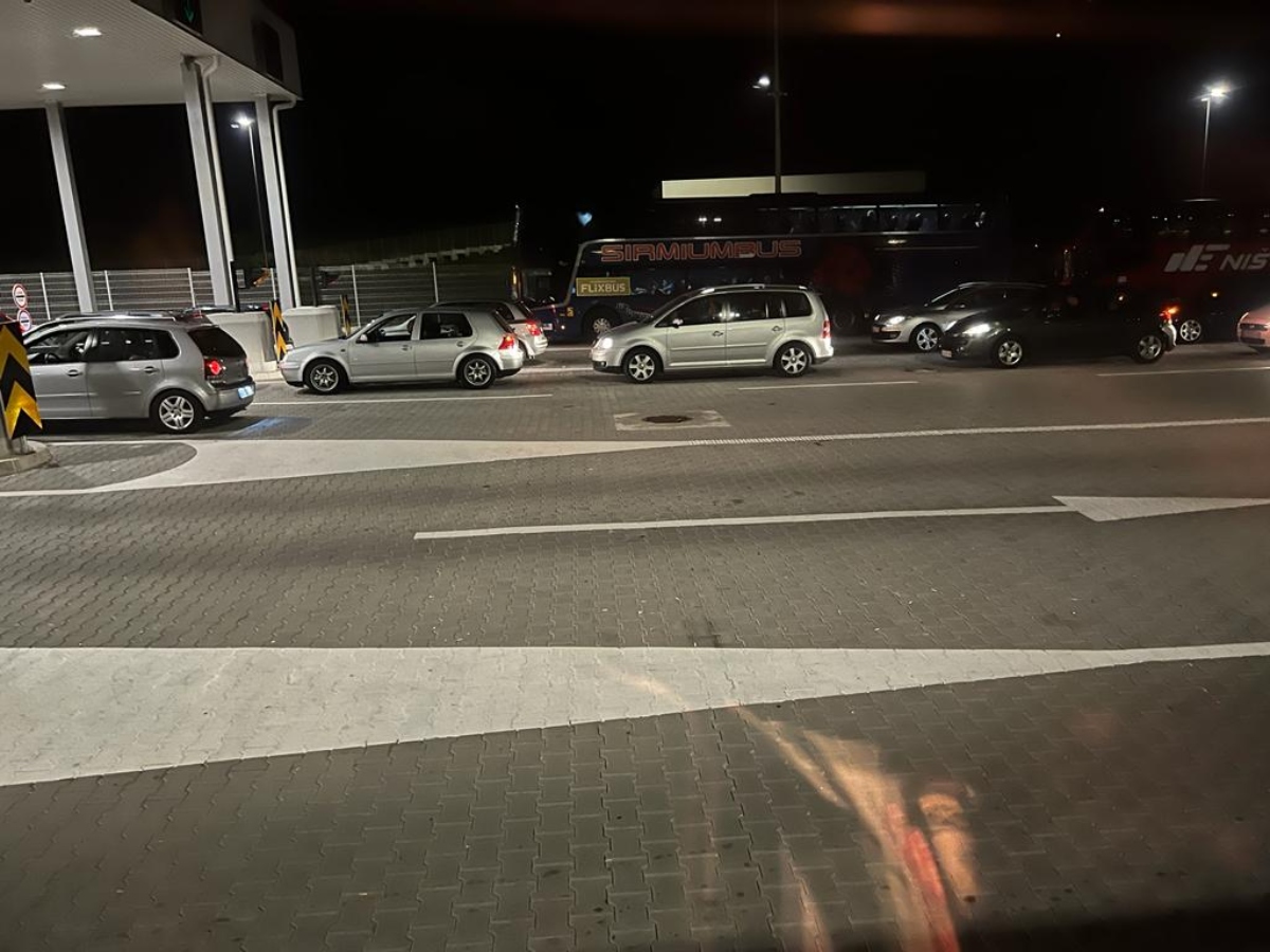 Upozorenje za sve koji putuju: Na granicama bi moglo da se čeka i do četiri sata, ugroženo 41 milion putnika!