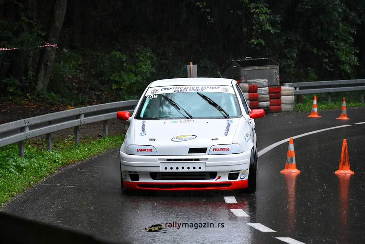 Srpski automobilista Milovan Vesnić počeo sezonu drugim mestom u Austriji