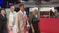 Film "Majka Mara" prikazan na Sarajevo film festivalu: Mirjana Karanović prošetala crvenim tepihom sa Vučićem