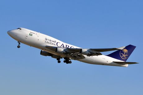 Avion Saudia Cargo Boeing 747