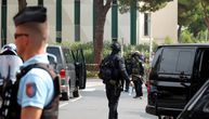 UZNEMIRUJUĆ SNIMAK! Horor u Marselju: Policija ubila muškarca, vikao 