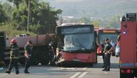 Jedna osoba mrtva, više njih životno ugroženo: 15 povređenih u stravičnom udesu kamiona i GSP autobusa