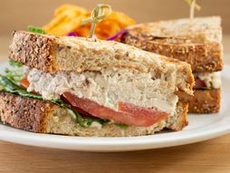 tuna salata, tuna, tunjevina, salata, sendvič