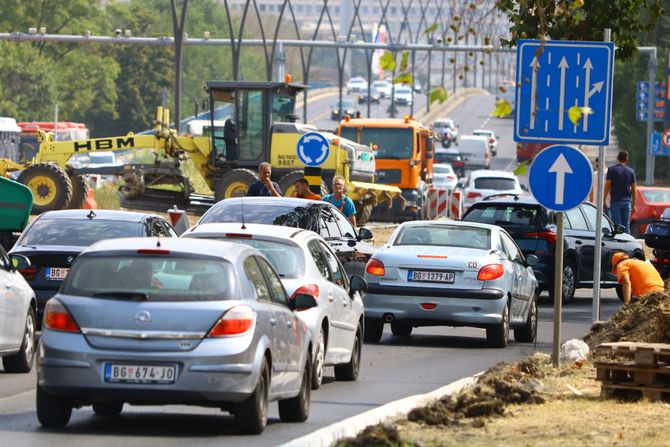 Radovi na izgradnji kružnog toka kod "Ušća"