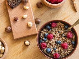 Kinoa i bobičasto voće