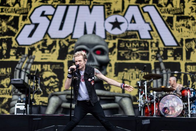 Derik Vibli, Sum 41