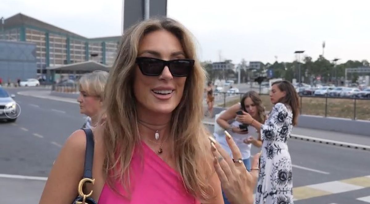 Majka joj je bila primer, bez ovog parfema ne izlazi iz kuće: Šta Senidah nosi u torbi i kako neguje lice