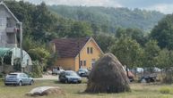 Ovo je kuća strave u kojoj se desilo krvoproliće! Meštani naselja Mur u šoku: "Bili su fini, porodični ljudi"