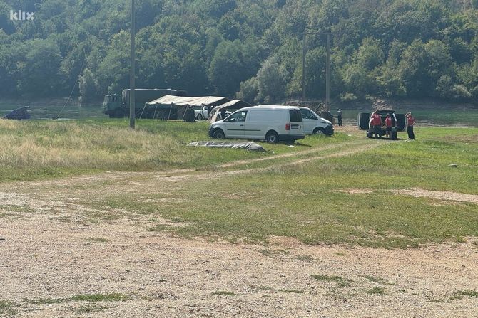 Udes helikoptera, Jablaničko jezero