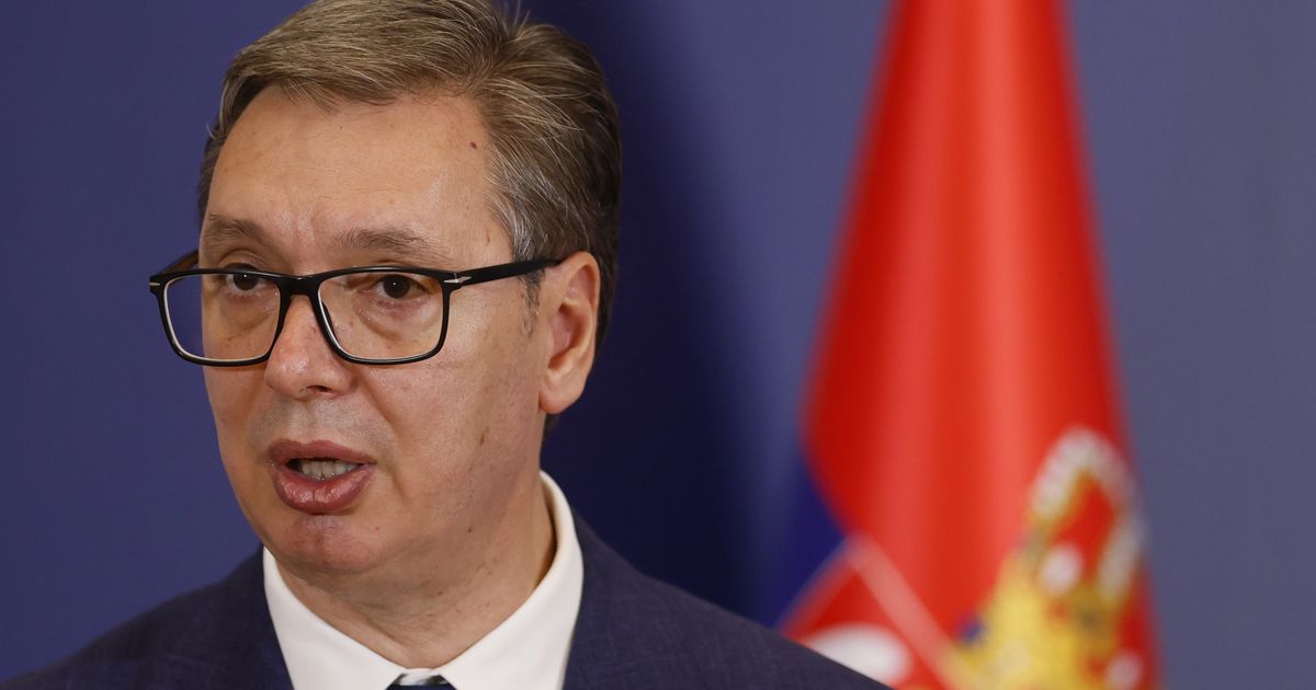 Predsednik Vučić se sastao sa Ursulom fon der Lajen u Pragu