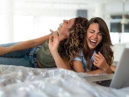 Sestre, prijateljice