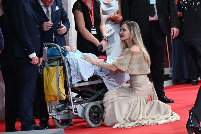 Anđelina Džoli Anđelina Džoli