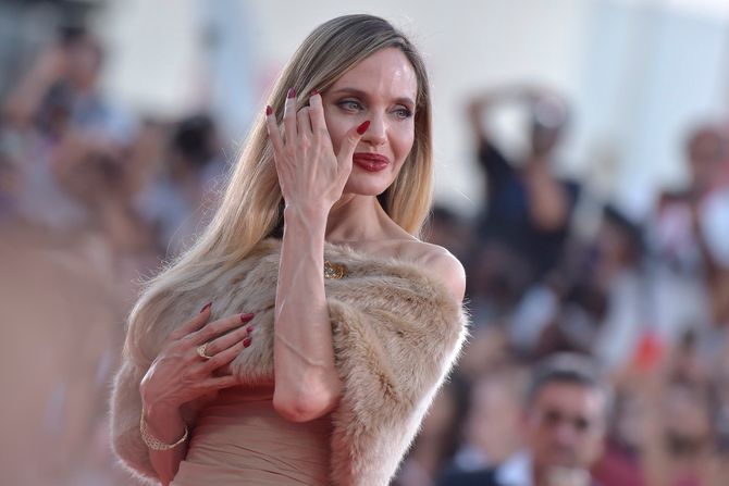 Anđelina Džoli Anđelina Džoli
