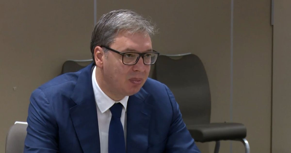 Vučić prisustvuje taktičkoj vojnoj vežbi u Gučevu