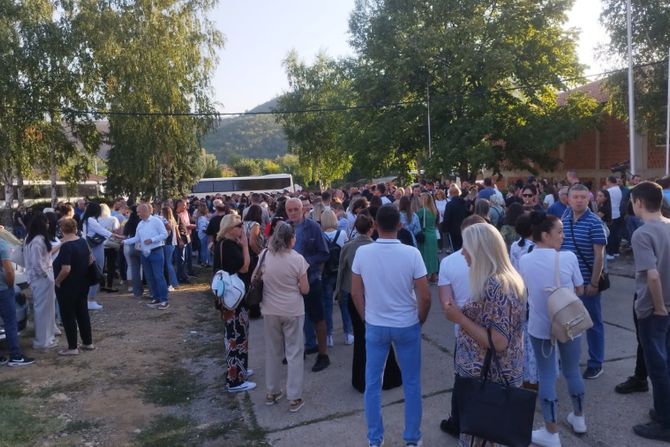 Protest opština Kosovska Mitrovica