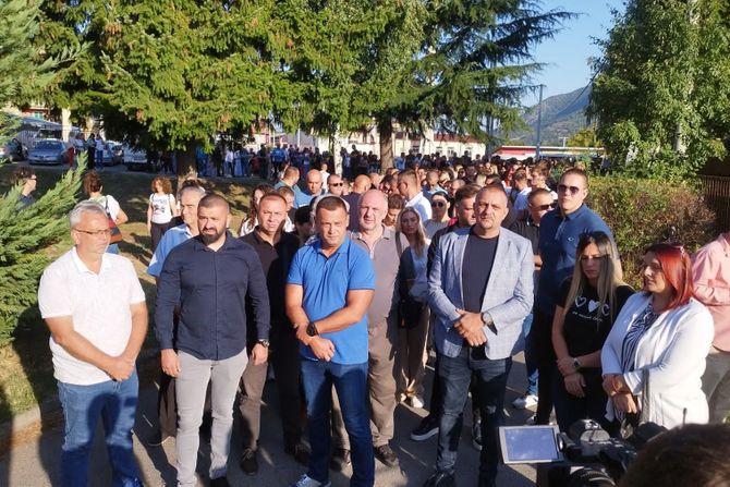 Protest opština Kosovska Mitrovica