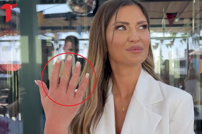 Ana Radulović Ana Radulović