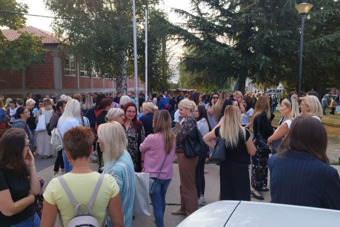 Kosovska Mitrovica protest