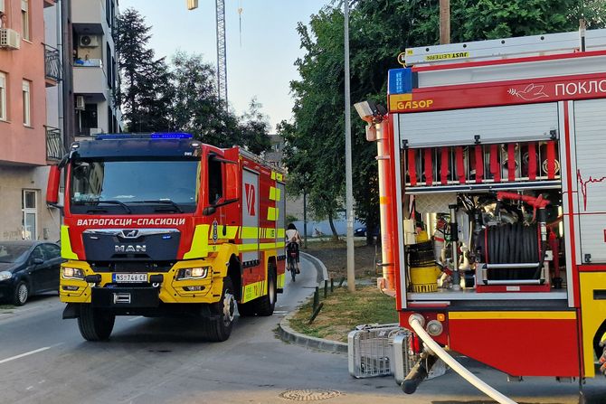 Požar vatrogasci Novi Sad Podbare